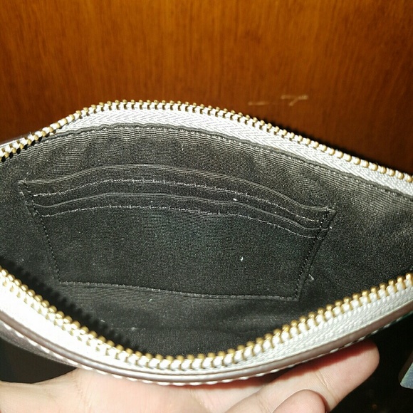 Sold - Picture 6 of 7